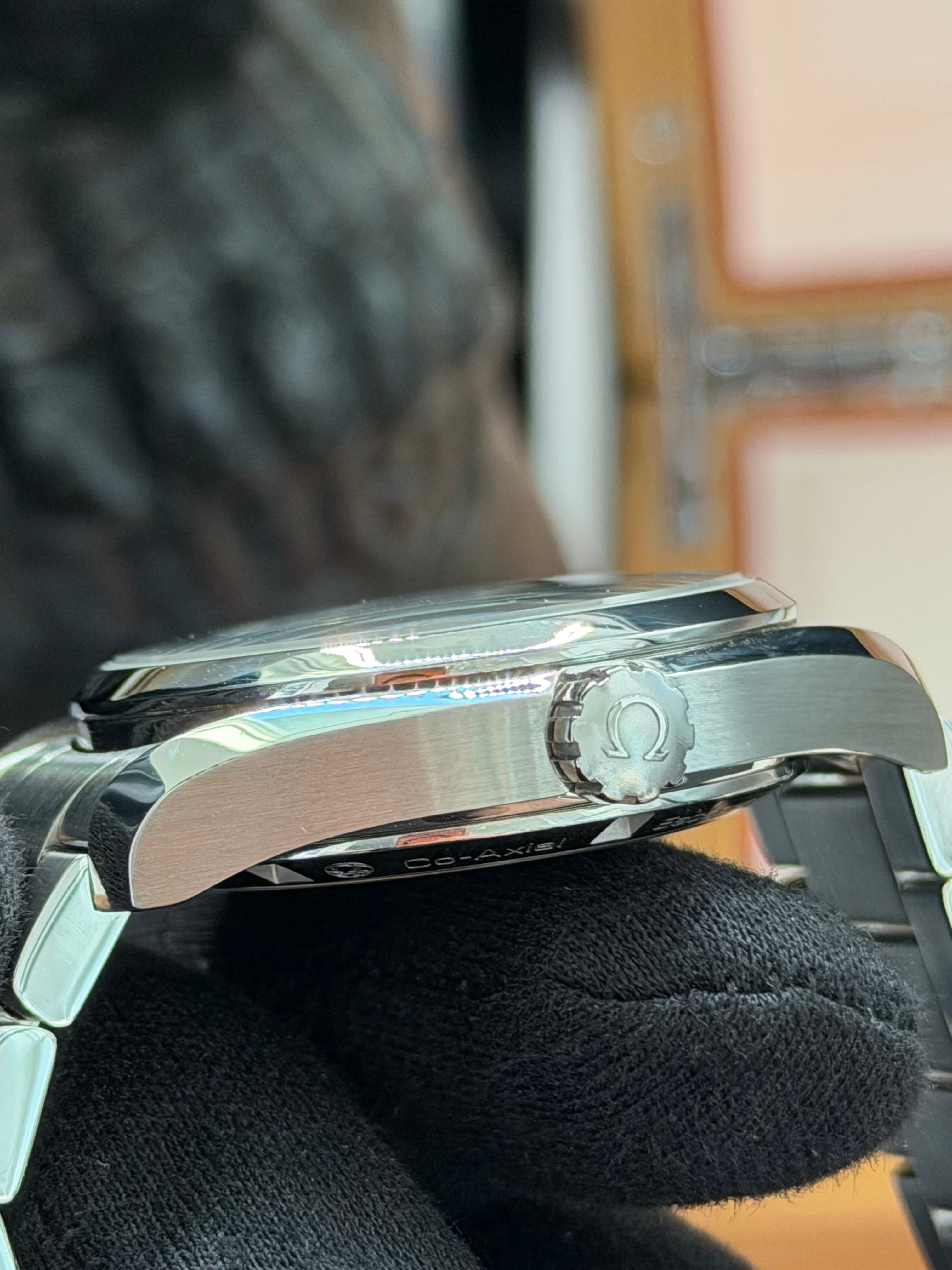 Omega Seamaster Aqua Terra - view 9