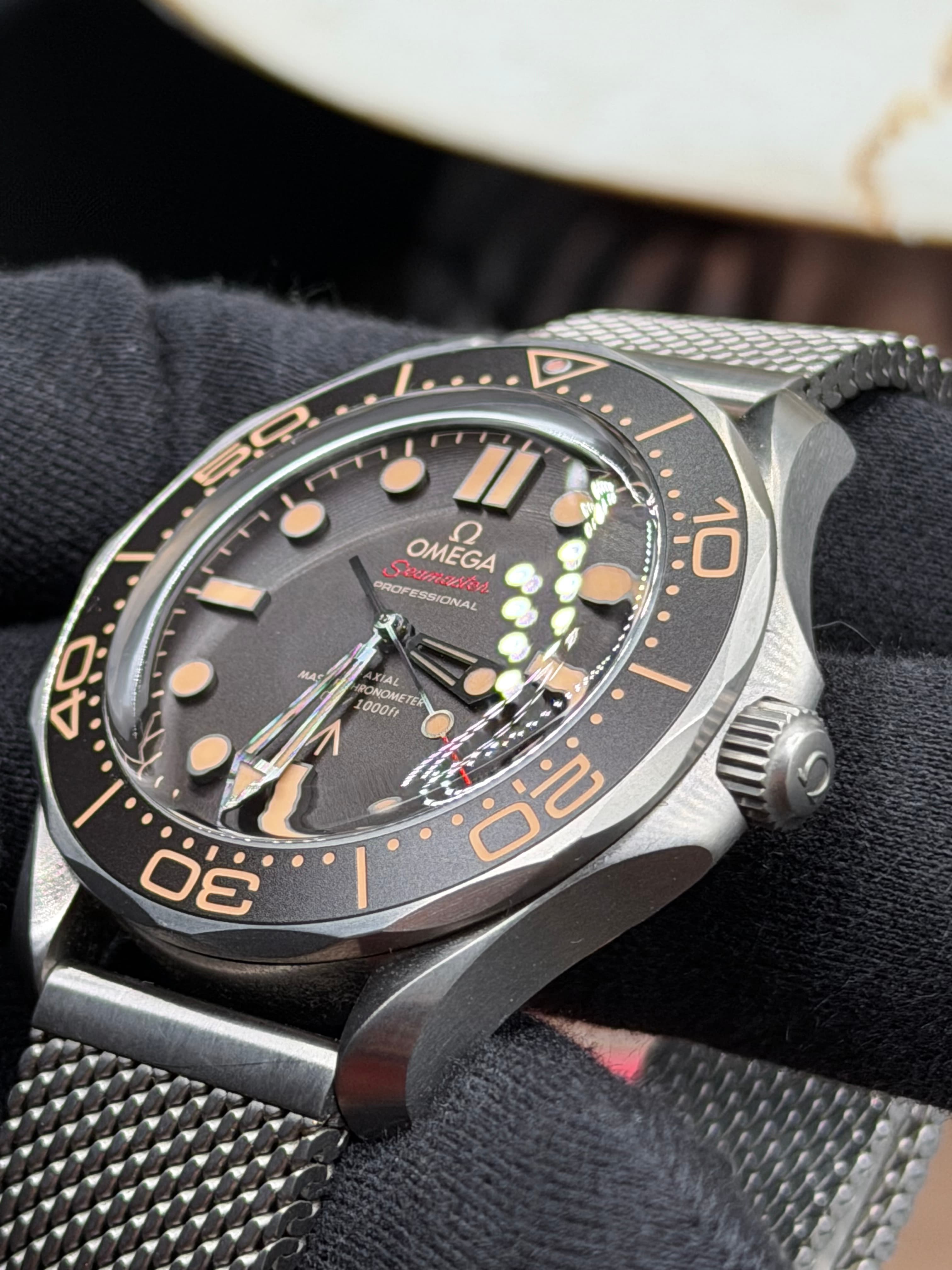 Omega Seamaster Diver 300 M 007 NTTD - view 5