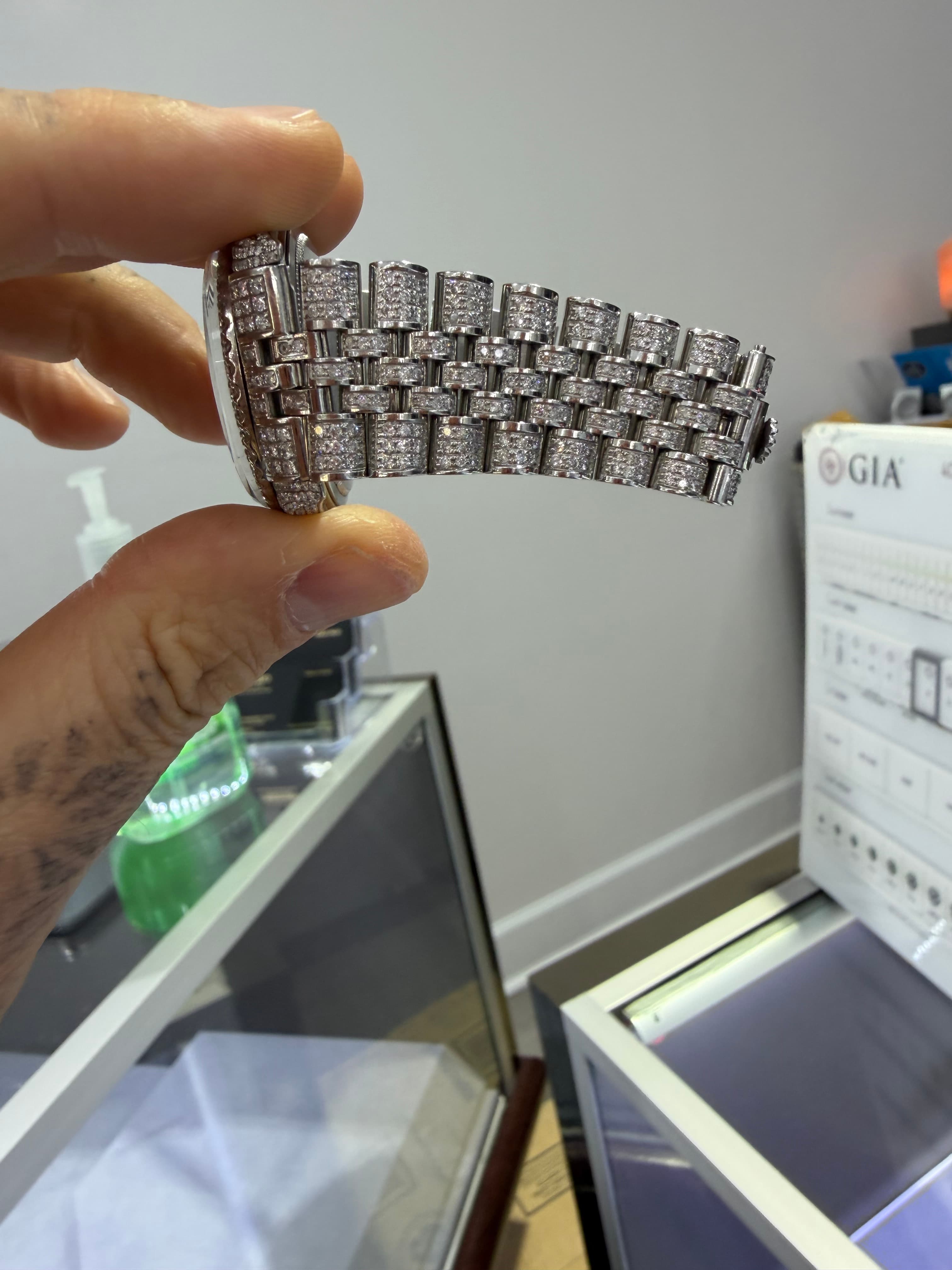 Rolex Date Just Iced out Arabic - view 4