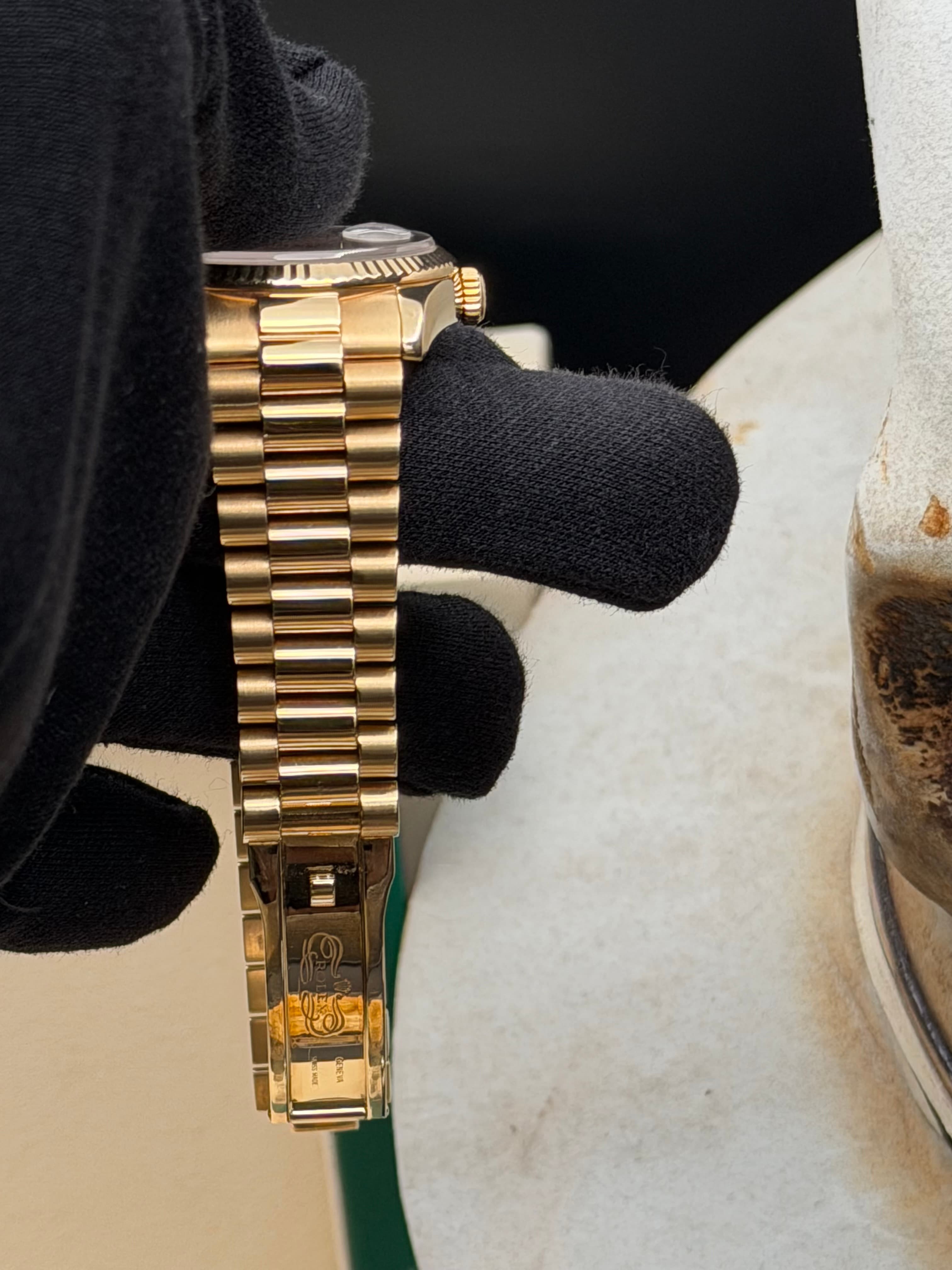 Rolex Oyster Perpetual Day Date PRESIDENTIAL - view 23