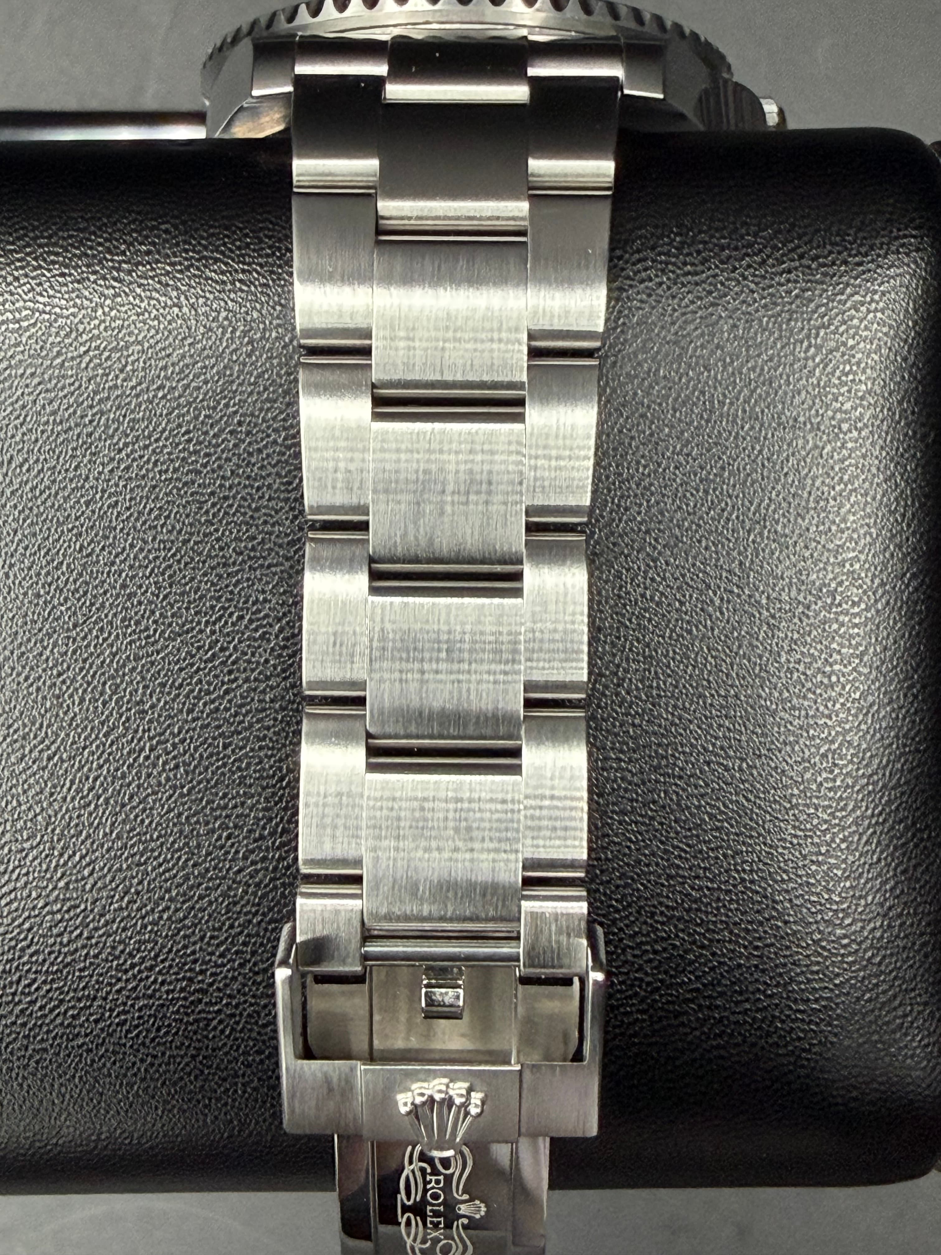 Rolex Submariner Date 2023 full set - view 13