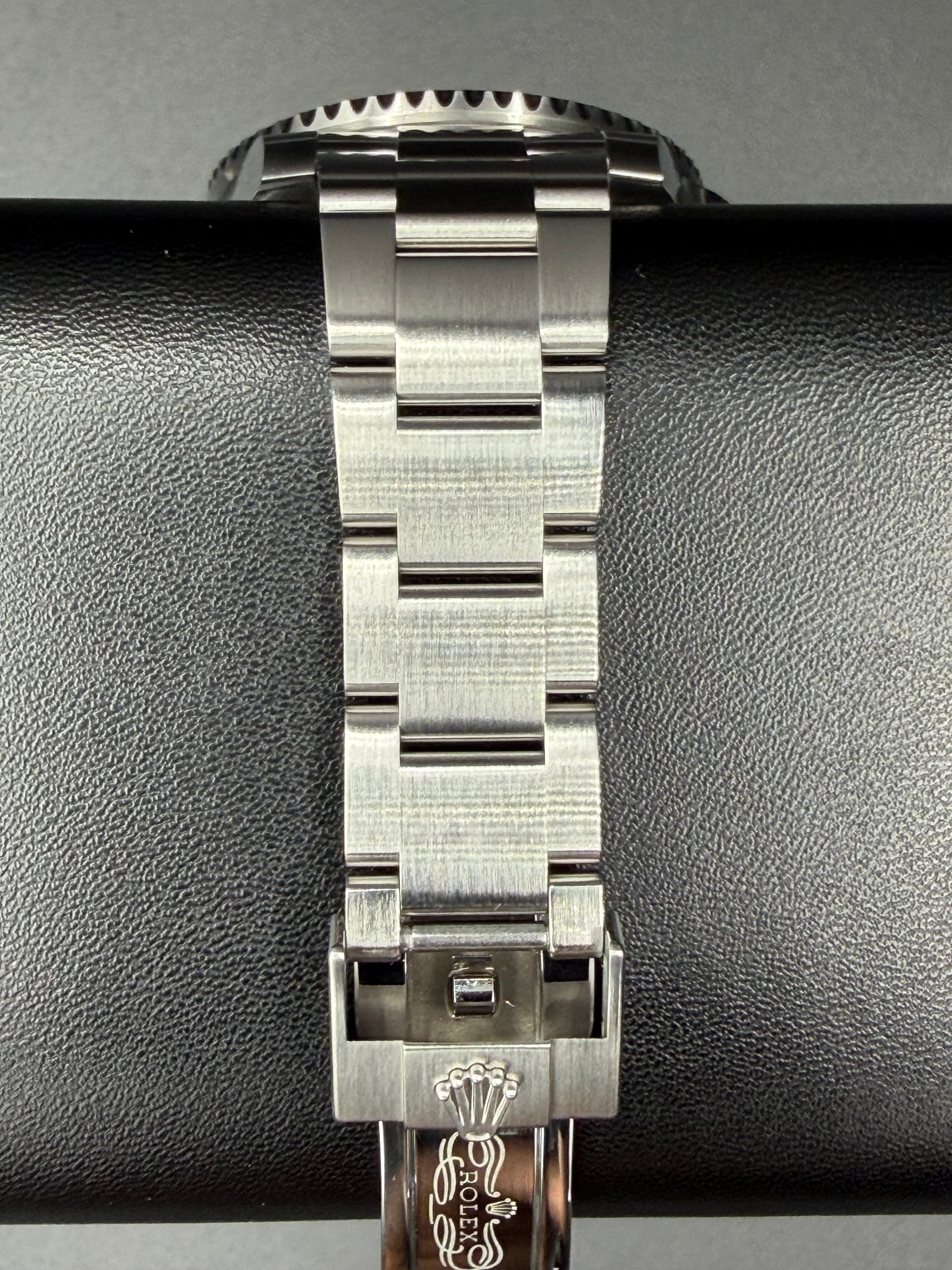 Rolex Submariner "HULK" Rare Discontinued!! - view 16