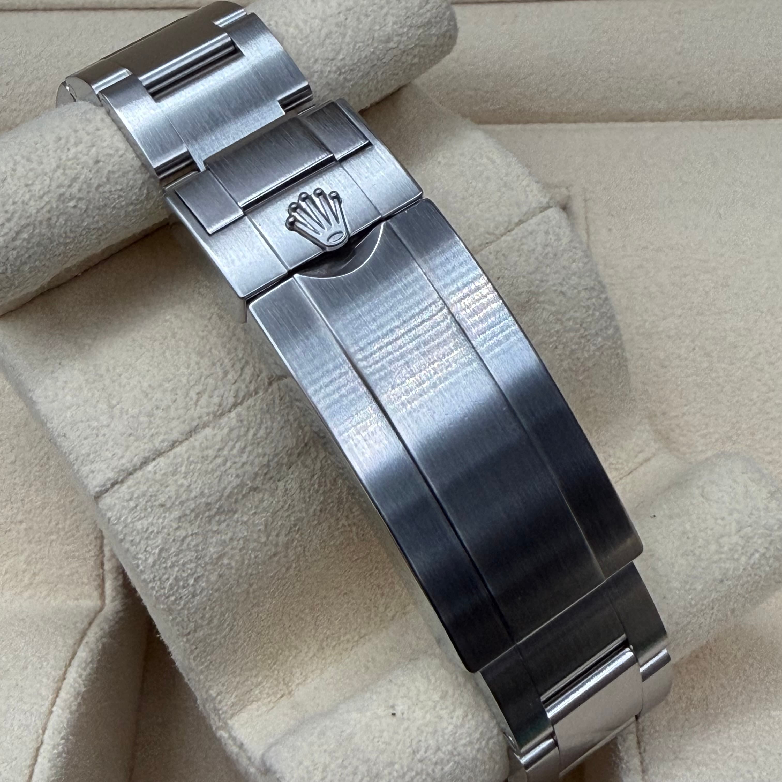 Rolex Submariner "HULK" Rare Discontinued!! - view 24