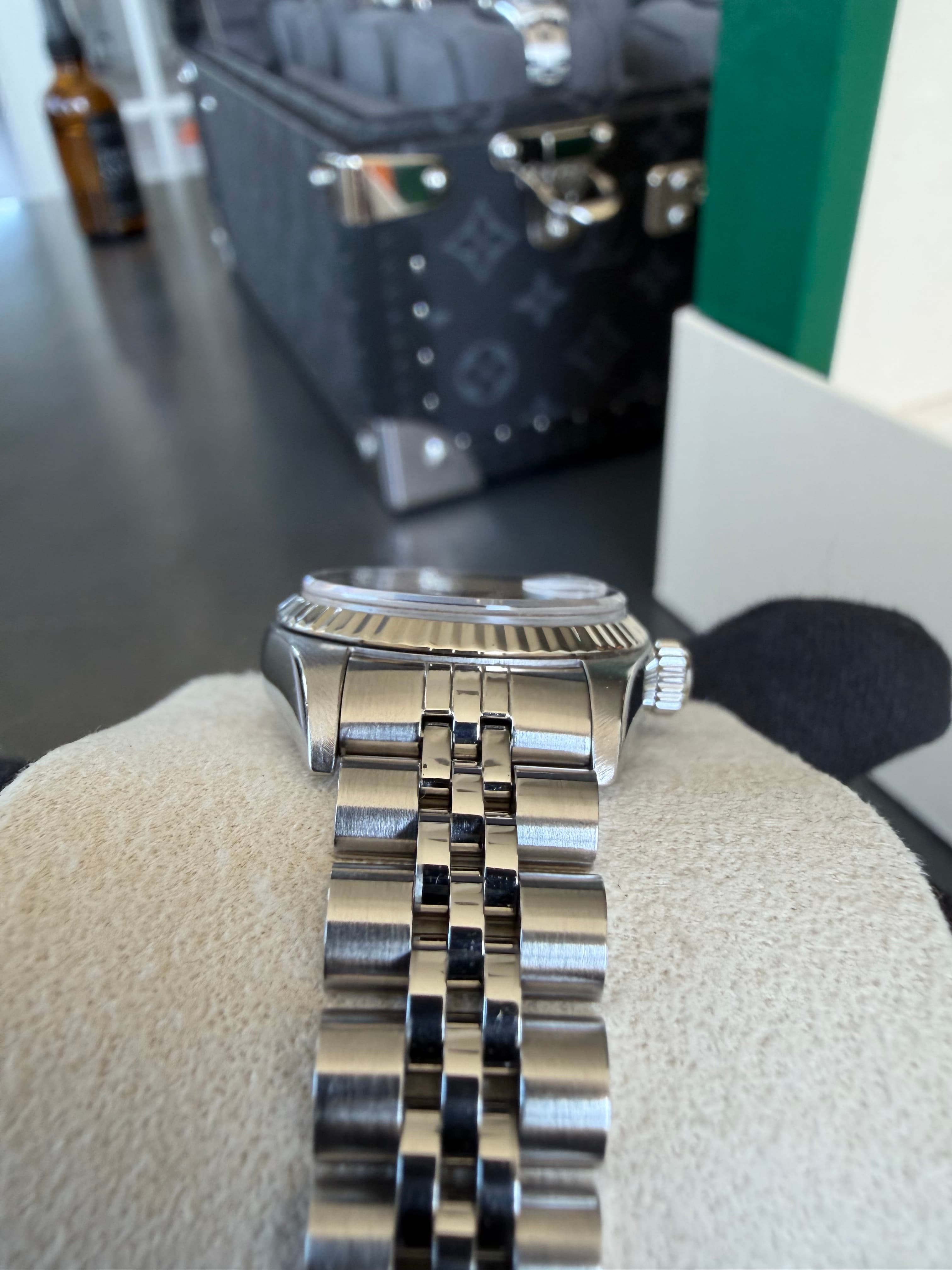 Rolex "Women's" Champagne Diamond Dial Date Just 26mm - view 5