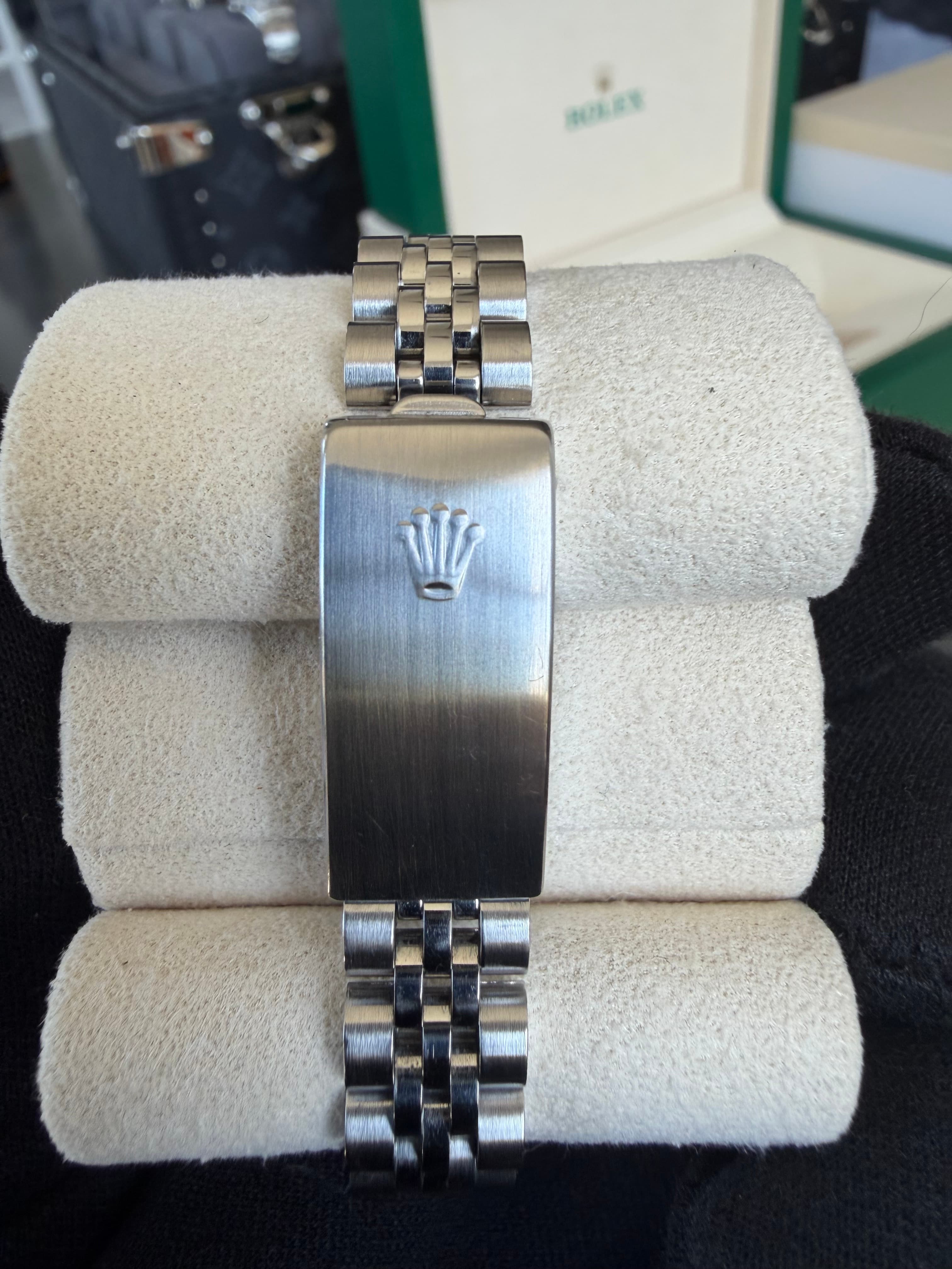 Rolex "Women's" Champagne Diamond Dial Date Just 26mm - view 10