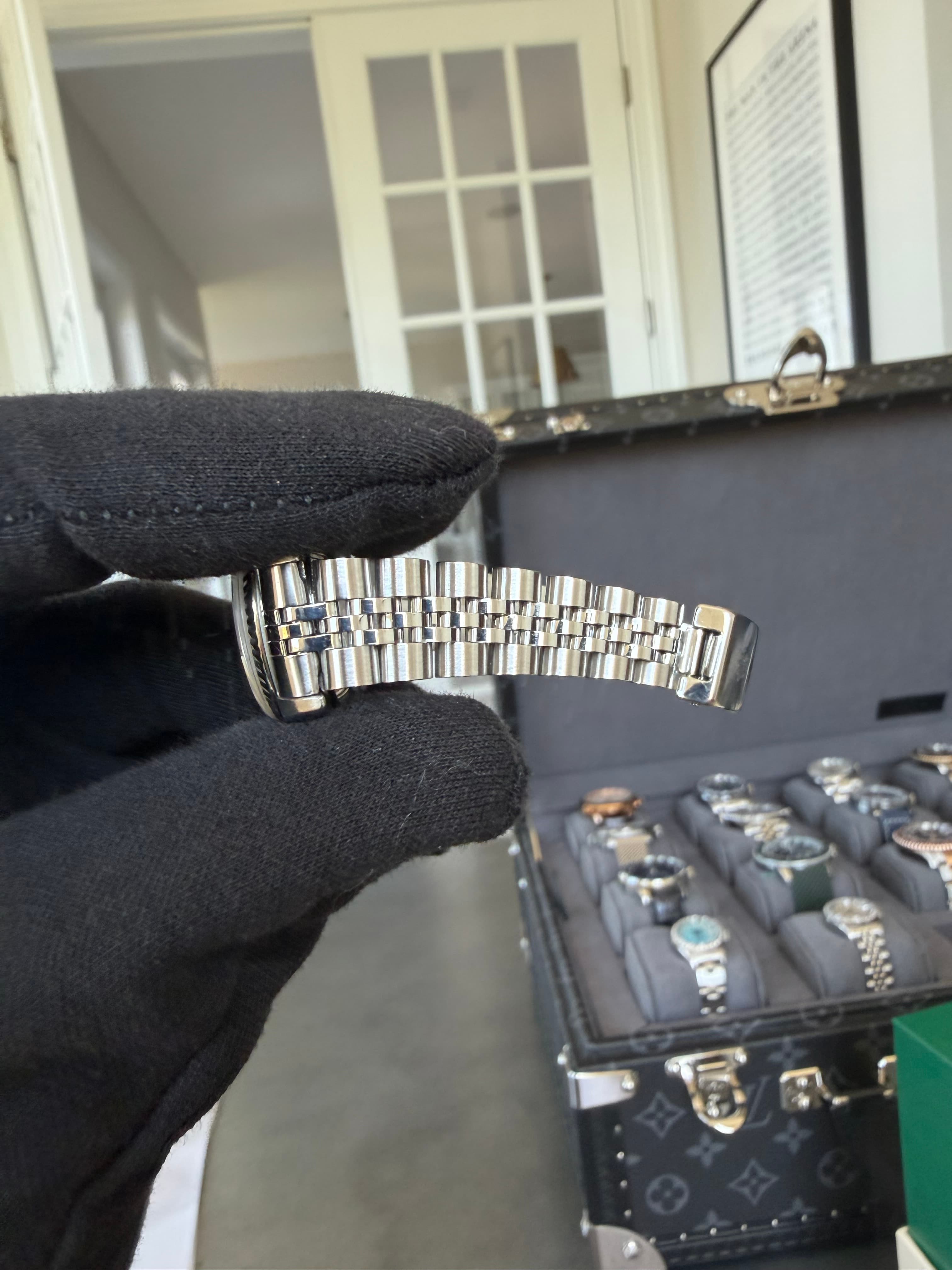 Rolex "Women's" Champagne Diamond Dial Date Just 26mm - view 11
